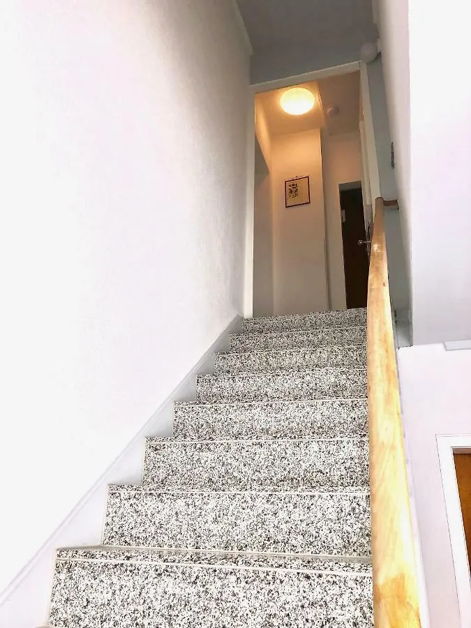 Ferienwohnung Köln-Poll Apartment